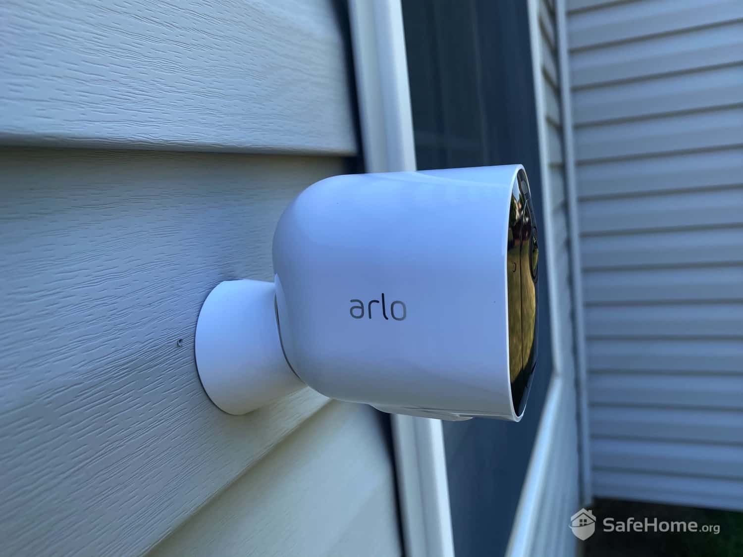 Arlo Pro 3 Mounted Outside