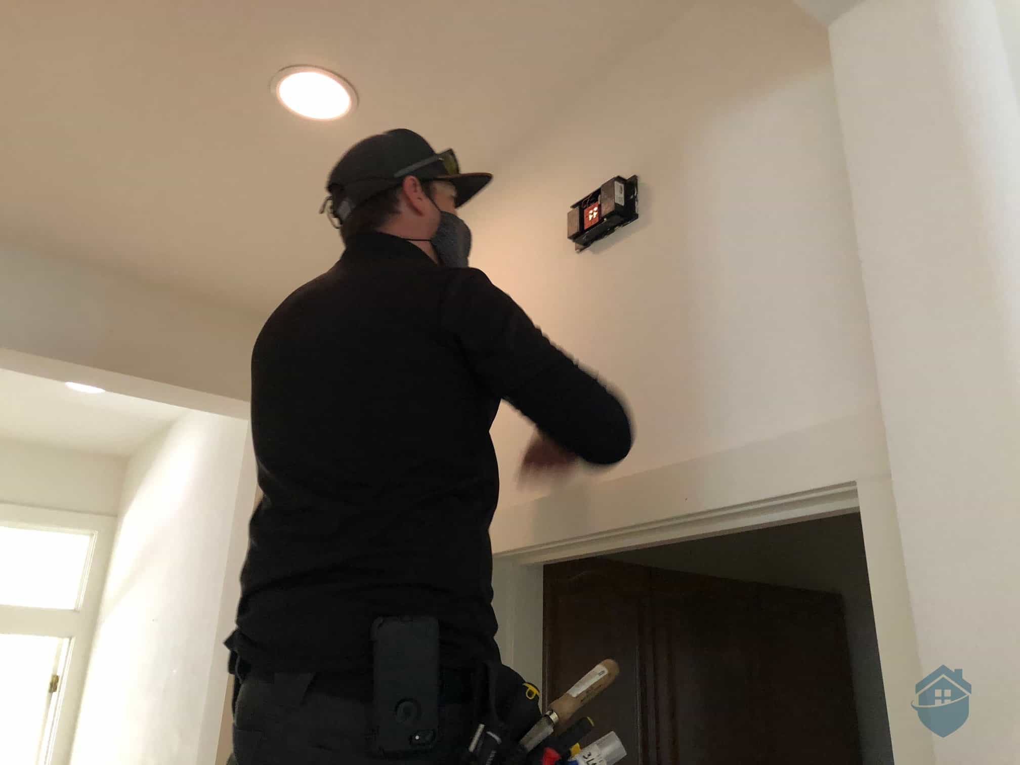 Don Installing the Vivint Doorbell Chime Box