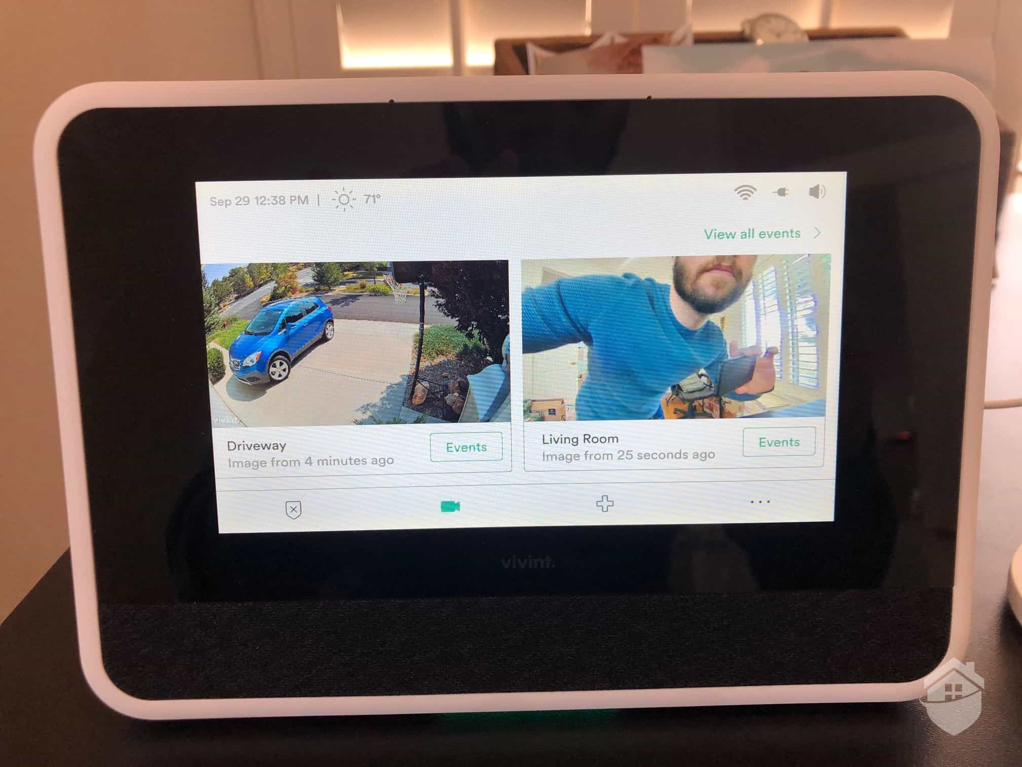Viewing the Cameras live on the Vivint Smart Hub