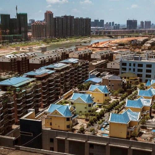 Hengyang shopping mall with extra homes on top