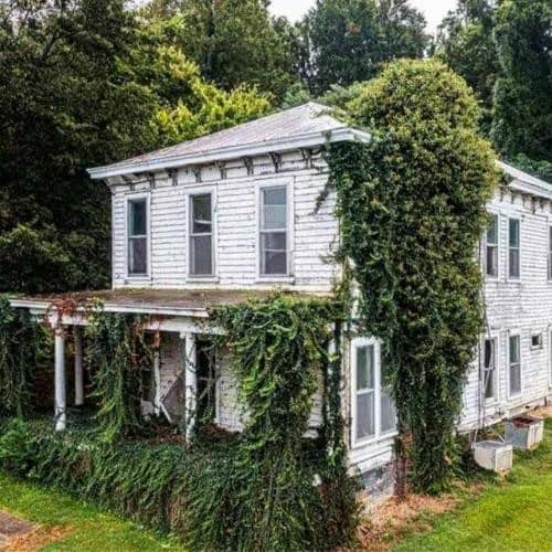 Kentucky fixer-upper house