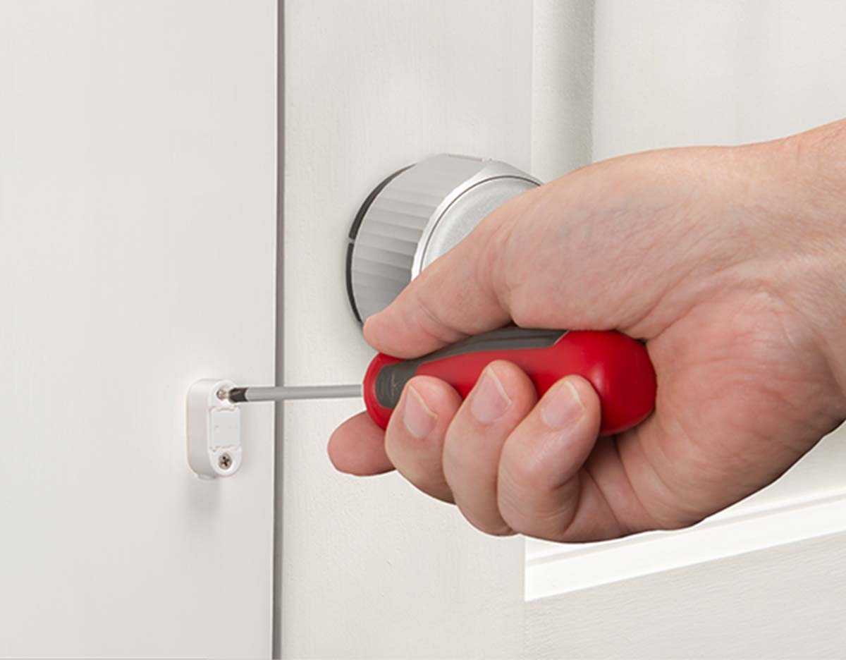 The August DoorSense locks and unlocks the Wi-Fi Smart Lock automatically.