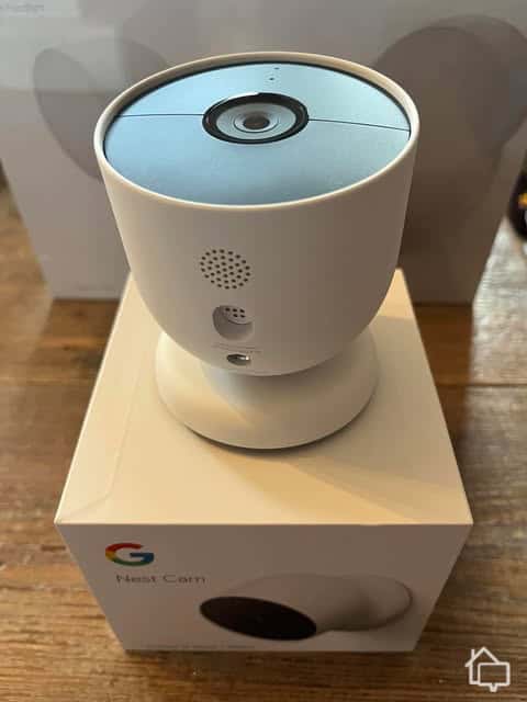 Unboxing the Nest Cam Indoor_Outdoor battery-powered camera 